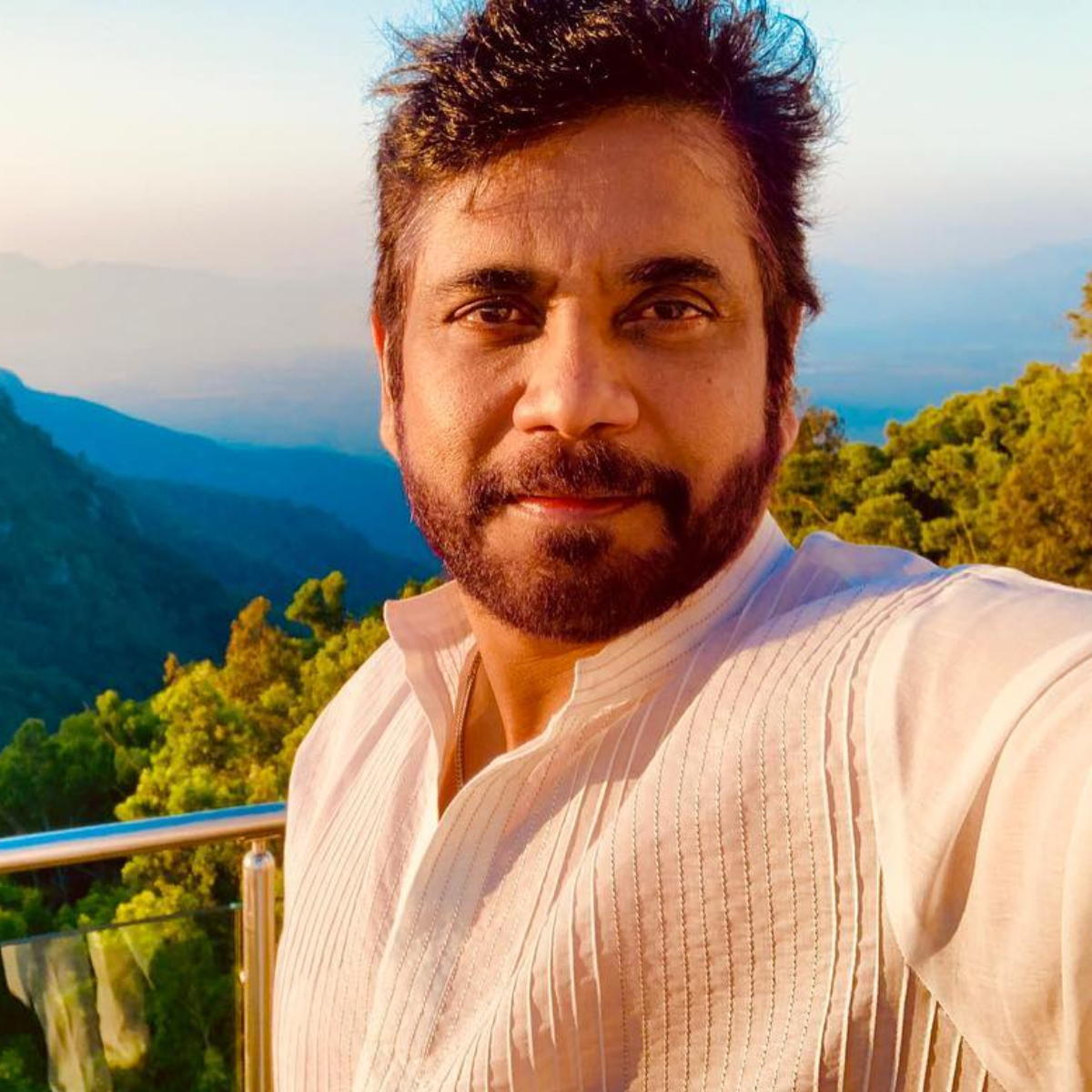 “South influx in Bollywood started with films like Meri Jung, Don No. 1”: Nagarjuna on pan India cinema & more. Nagarjuna selfie.
