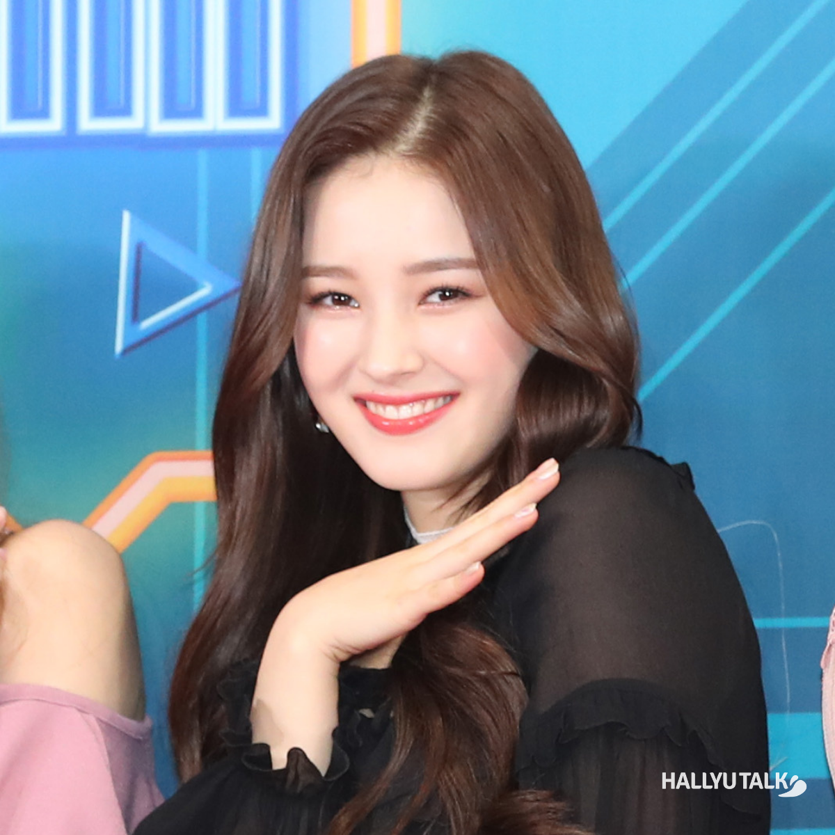 On #HappyGRUgeousDay: Meet Nancy, the MOMOLAND maknae who ...