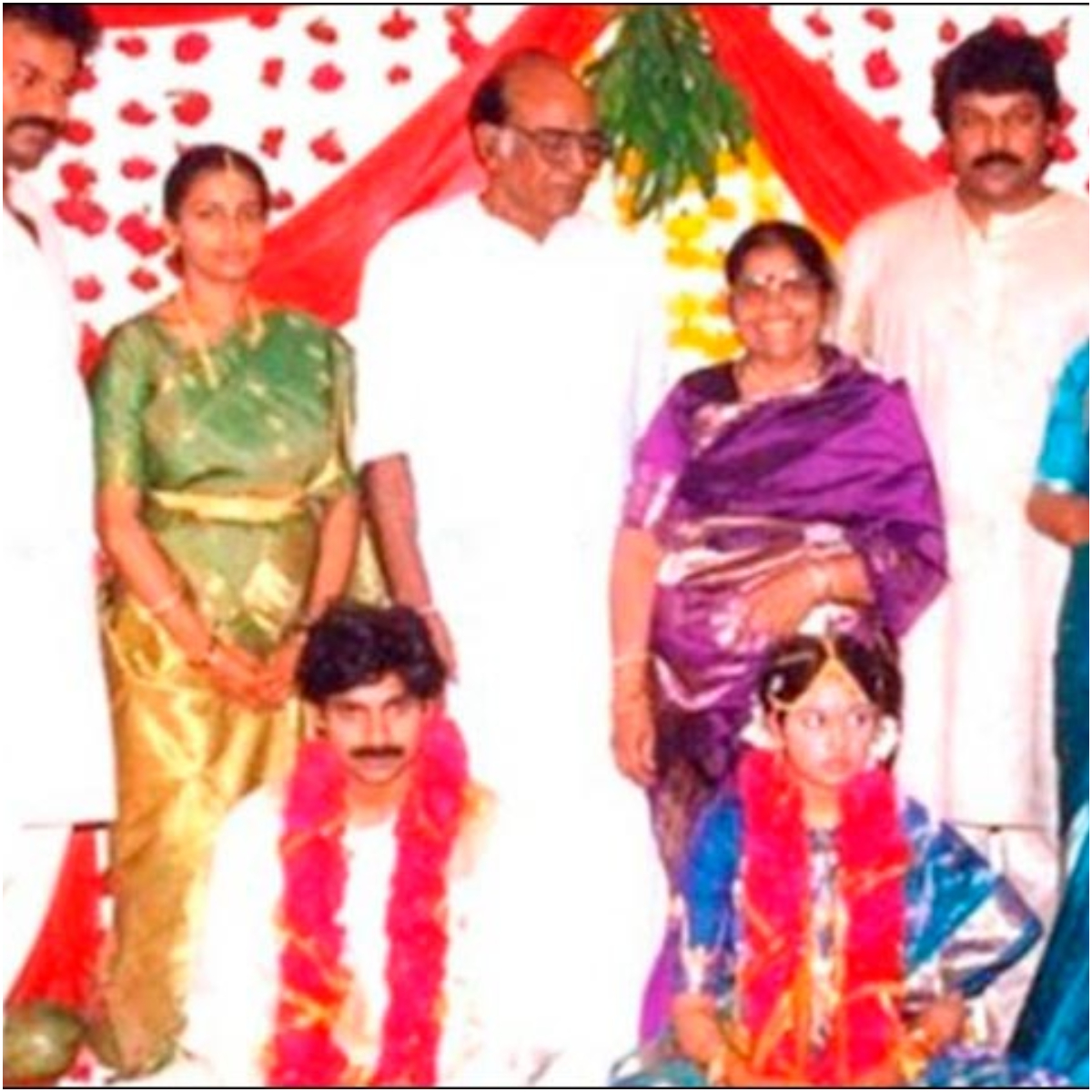 Pawan kalyan first wife nandini pics