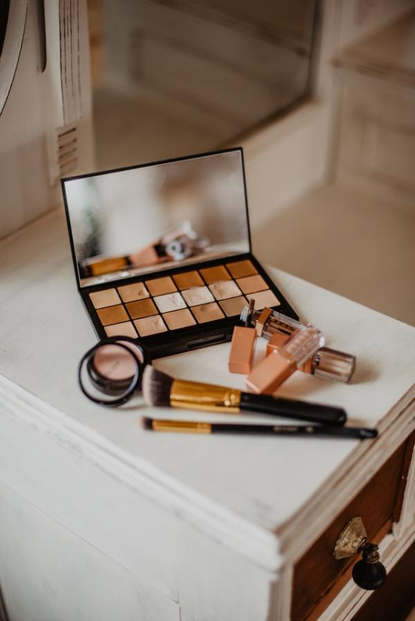 Shahnaz Husain shares simple makeup