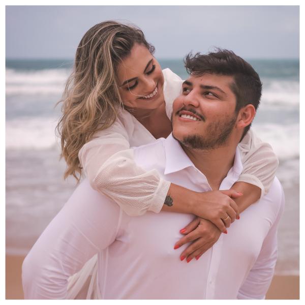 Red Veds: Best Pre Wedding Photoshoot Poses | Check Now