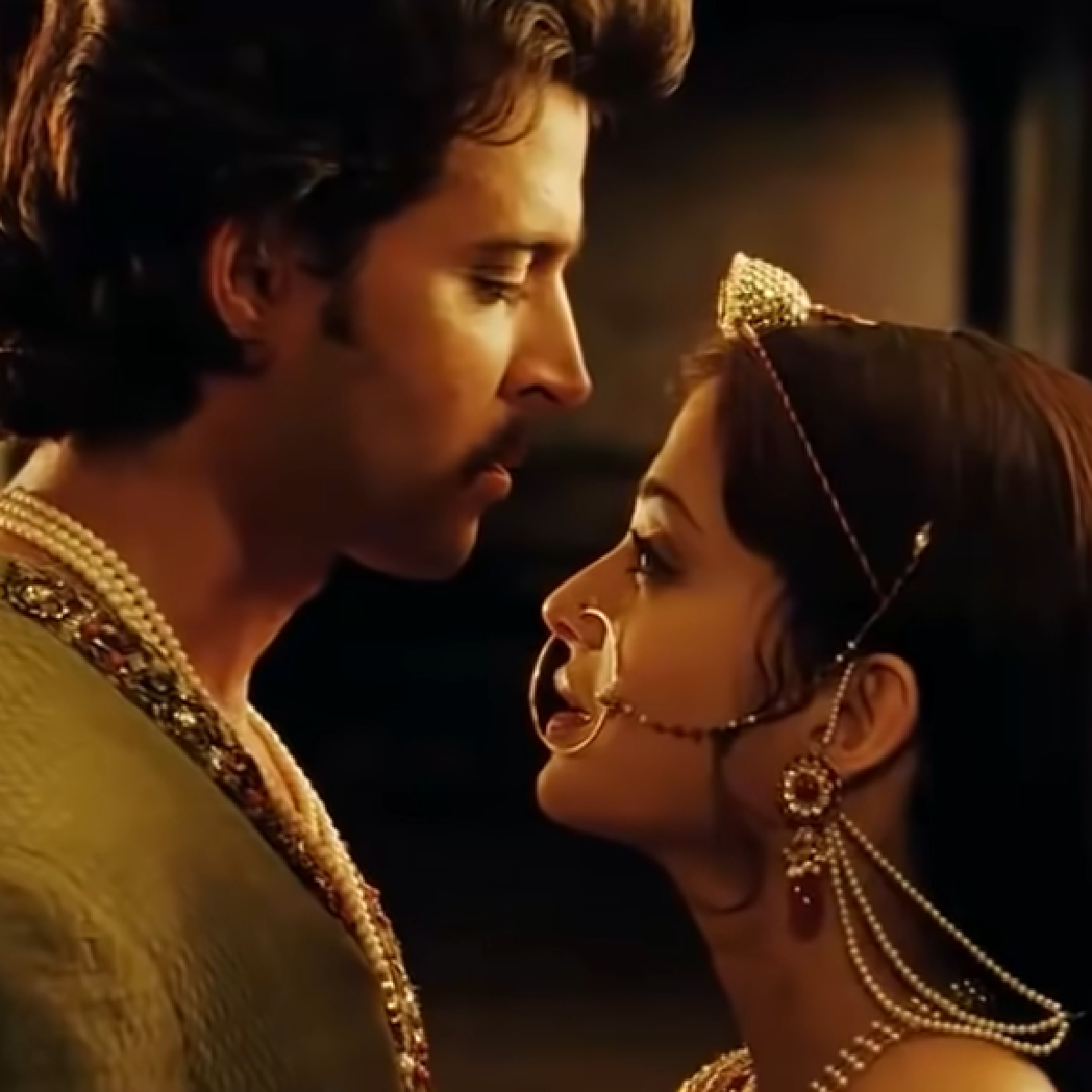 Pinkvilla Picks: Aishwarya Rai, Hrithik Roshan’s Jodhaa Akbar is the perfect opulent love story amid lockdown
