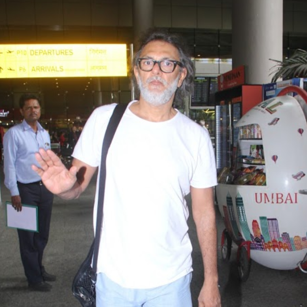 EXCLUSIVE: After Toofan, Rakeysh Omprakash Mehra to direct film on farmer issues; Delhi 6 writer penning story