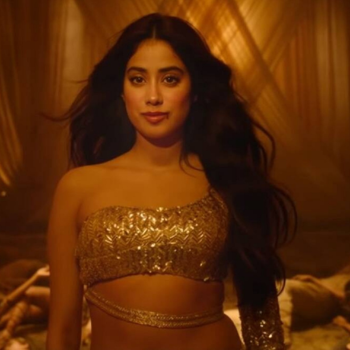 Roohi Day One Early Estimate: The horror comedy sells approx. 1.9 lakh tickets and collects Rs 2.30 crore plus Roohi Day One Early Estimate: The horror comedy sells approx. 1.9 lakh tickets and collects Rs 2.30 crore plus
