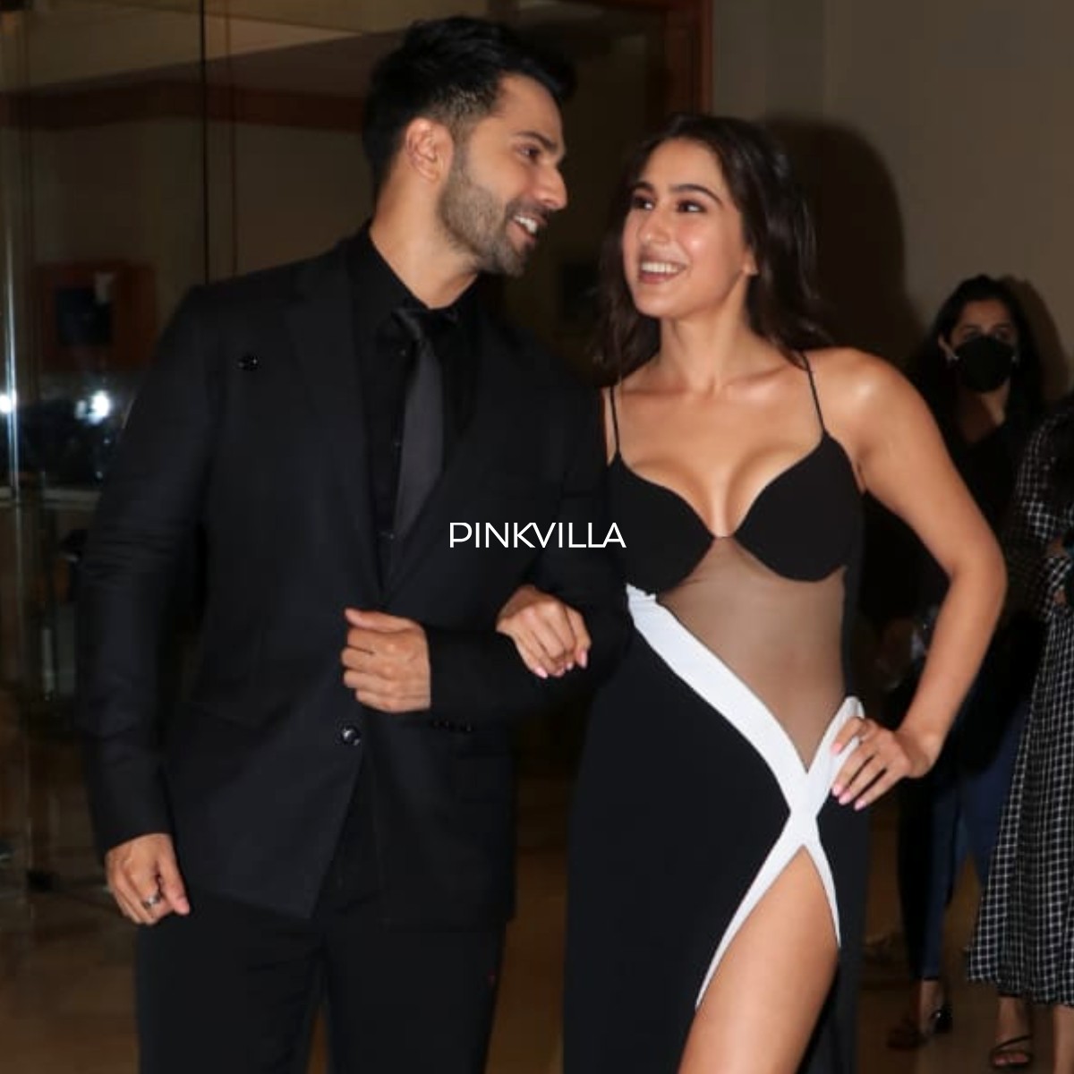 Pinkvilla Style Icons Awards: Sara Ali Khan & Varun Dhawan's look in black is fireworks; PICS