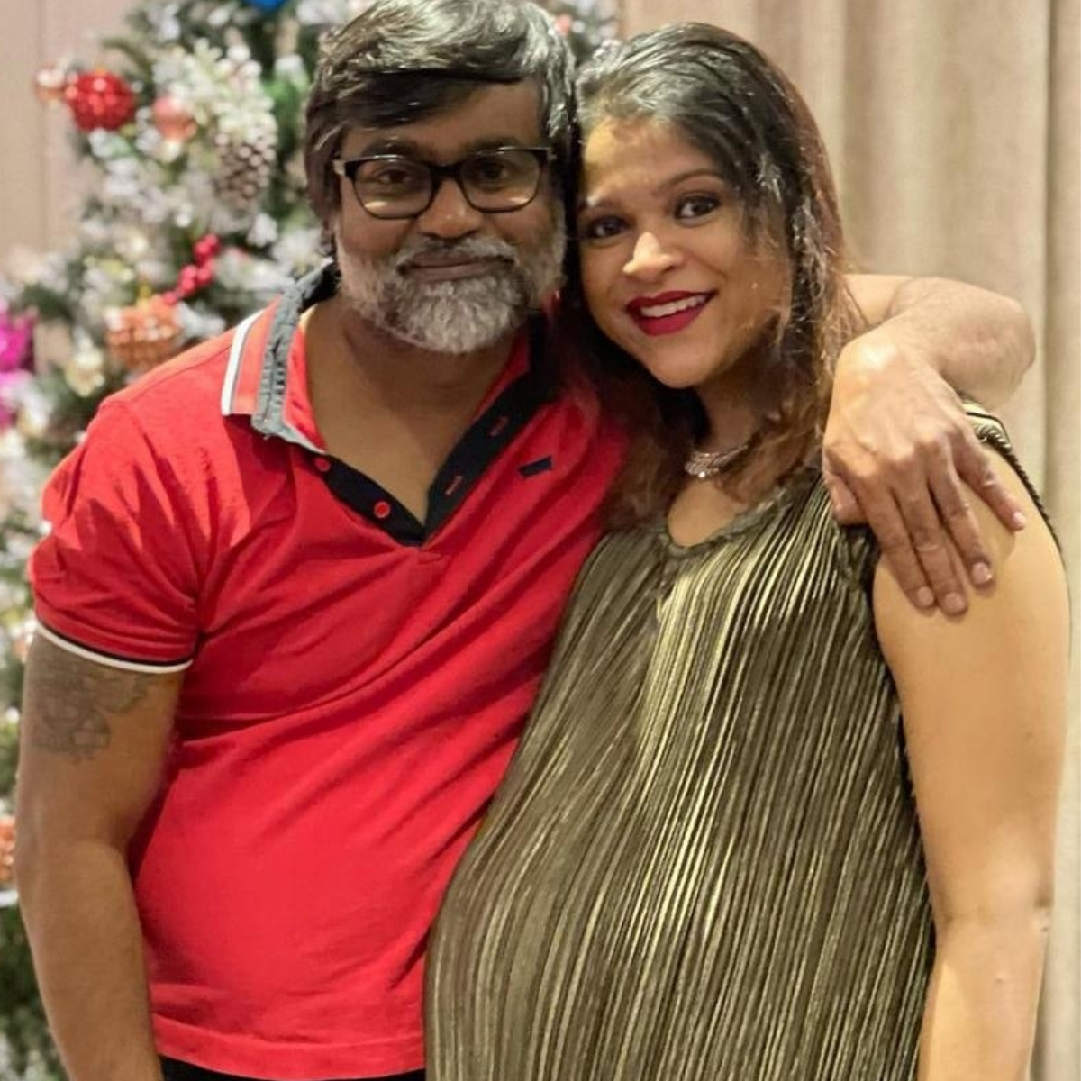 Selavaraghavan shares PHOTO of wife Gitanjali; Says his heart skips a beat every time he sees her