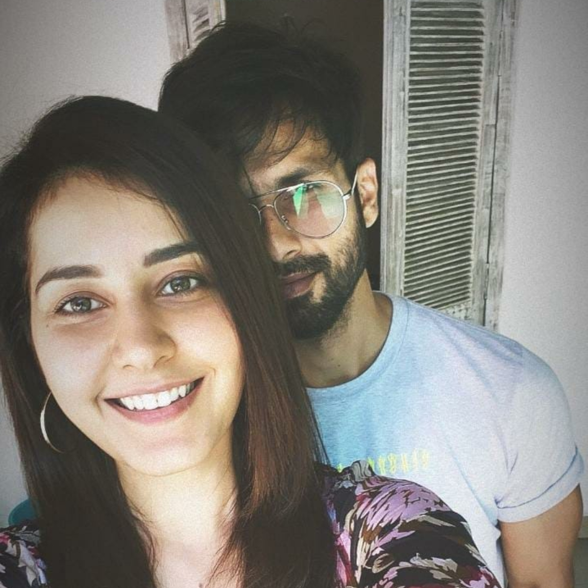 Shahid Kapoor hides behind Raashi Khanna as he welcomes her to Raj & DK's series; She responds with a query