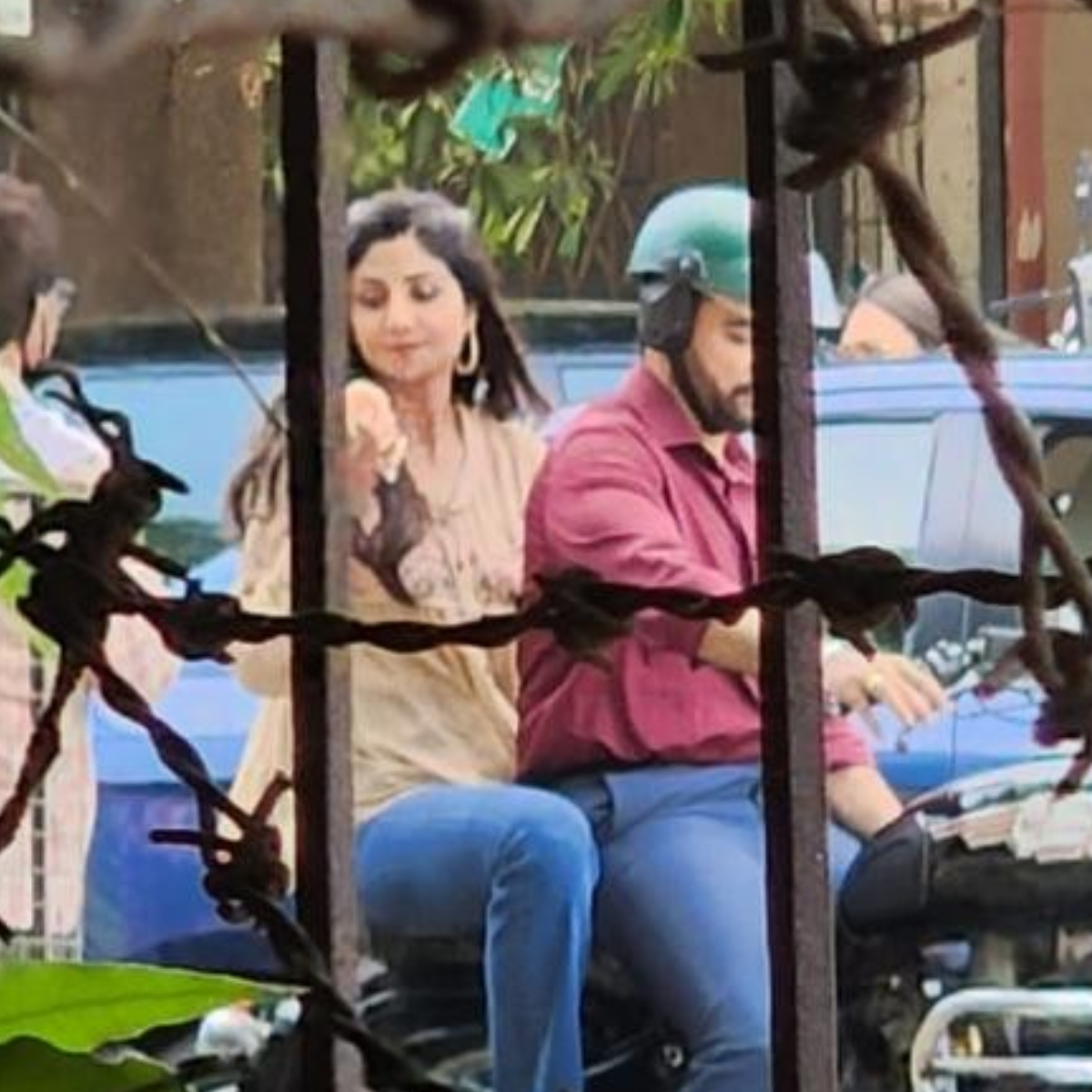 Shilpa Shetty Leaked Xxx - Shilpa Shetty looks radiant in leaked PICS from the sets of Sukhee as she  enjoys a bike ride | PINKVILLA