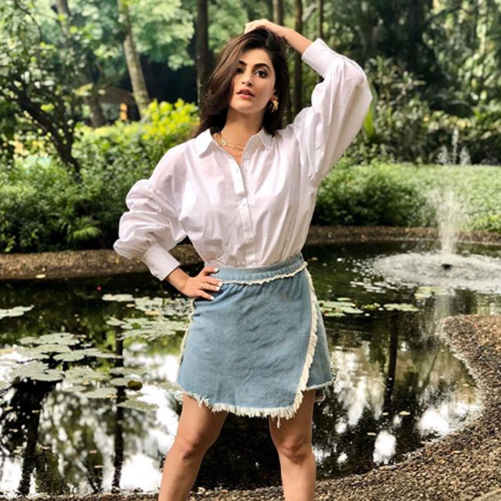 Shivaleeka Oberoi clears the air about her engagement with Karam Rajpal; Calls it a hoax Shivaleeka Oberoi clears the air about her engagement with Karam Rajpal; Calls it a hoax