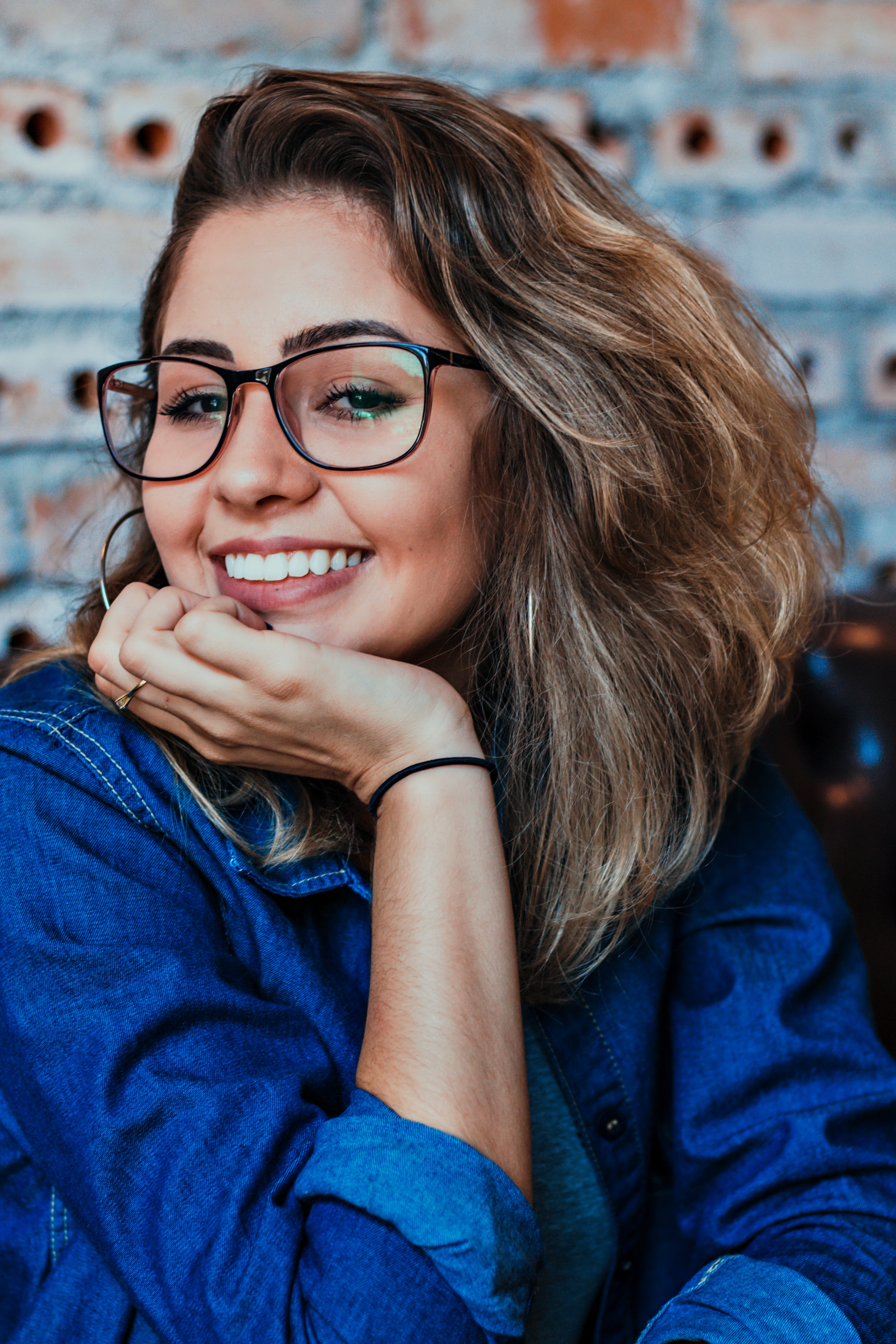 Transformational shoulder-length haircuts