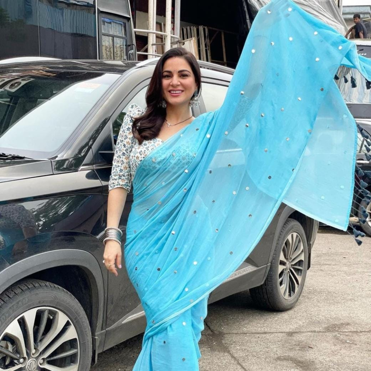 Shraddha Arya re-shares an on-set interaction with Karan Johar (Credit: Shraddha Arya Instagram) Shraddha Arya, after confirming presence in RRKPK, shares an on-sets interaction with filmmaker Karan Johar