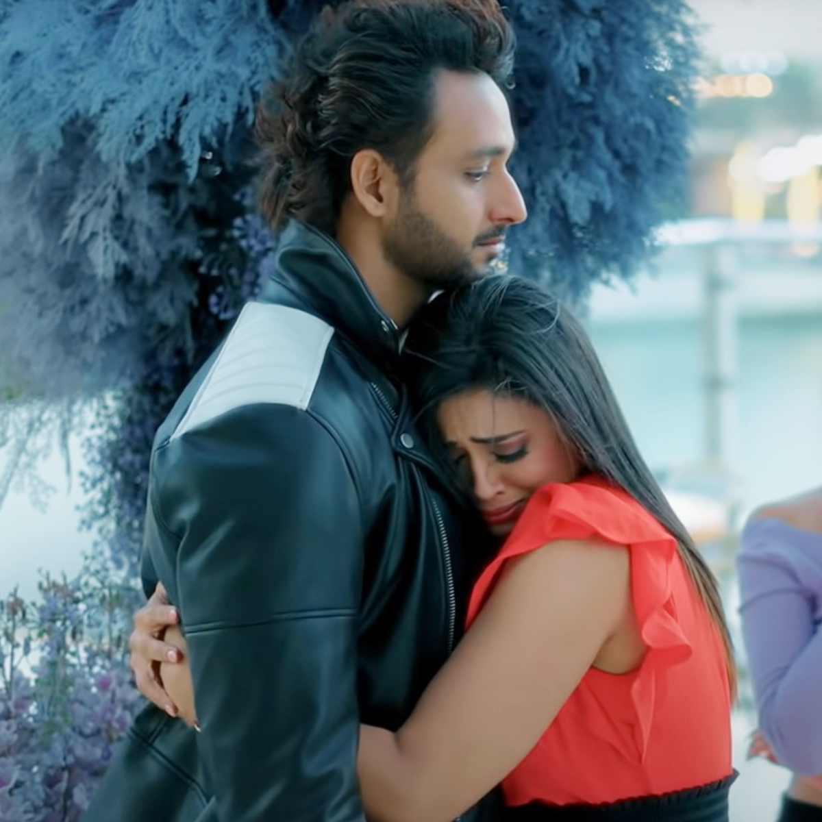 Jado Main Tere Kol Si Released: Shweta Tiwari, Sourabh Raaj Jain strike the right chord with the music video shweta MV