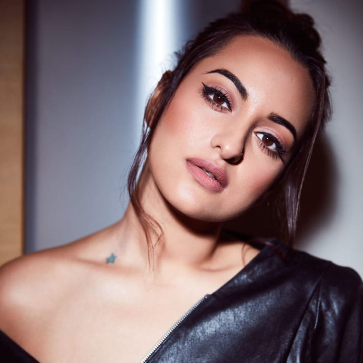 EXCLUSIVE: Sonakshi Sinha to have a special appearance in Saif Ali Khan's Laal Kaptaan