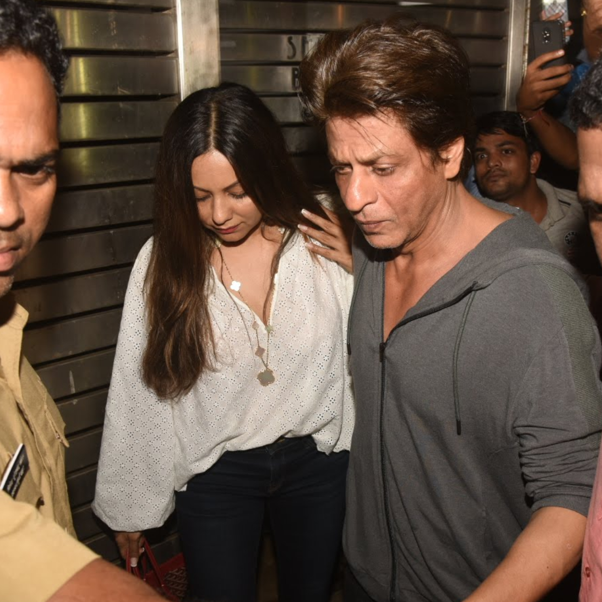 Shah Rukh Khan &amp; Gauri Khan to reach NCB office after son Aryan Khan gets detained in drugs case