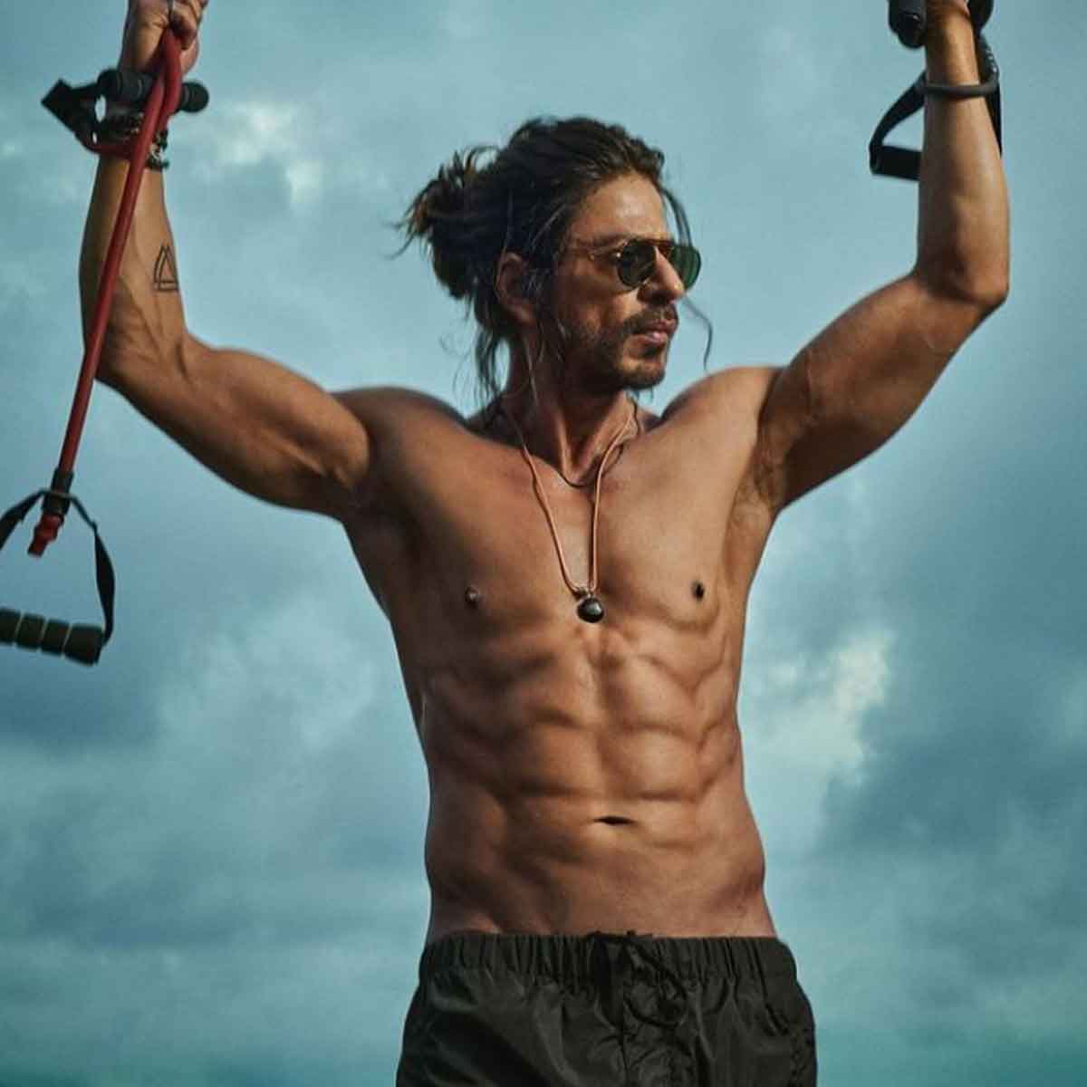 Pathaan First Look: Shah Rukh Khan fans LOVE his gift on 30 Years Of SRK, Call it ‘best poster ever’ Pathaan First Look: Shah Rukh Khan fans LOVE his gift on 30 Years Of SRK, Call it ‘best poster ever’