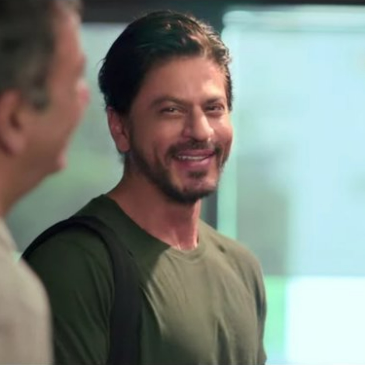 Shah Rukh Khan's Dunki set for box office clash with Akshay Kumar-Tiger Shroff's Bade Miyan Chote Miyan. Shah Rukh Khan's Dunki set for box office clash with Akshay Kumar-Tiger Shroff's Bade Miyan Chote Miyan