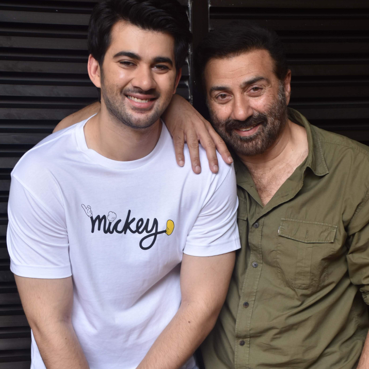 1200px x 1200px - Sunny Deol and wife Pooja Deol's RARE family photo surfaces as they pose  with sons Rajvir and Karan Deol | PINKVILLA