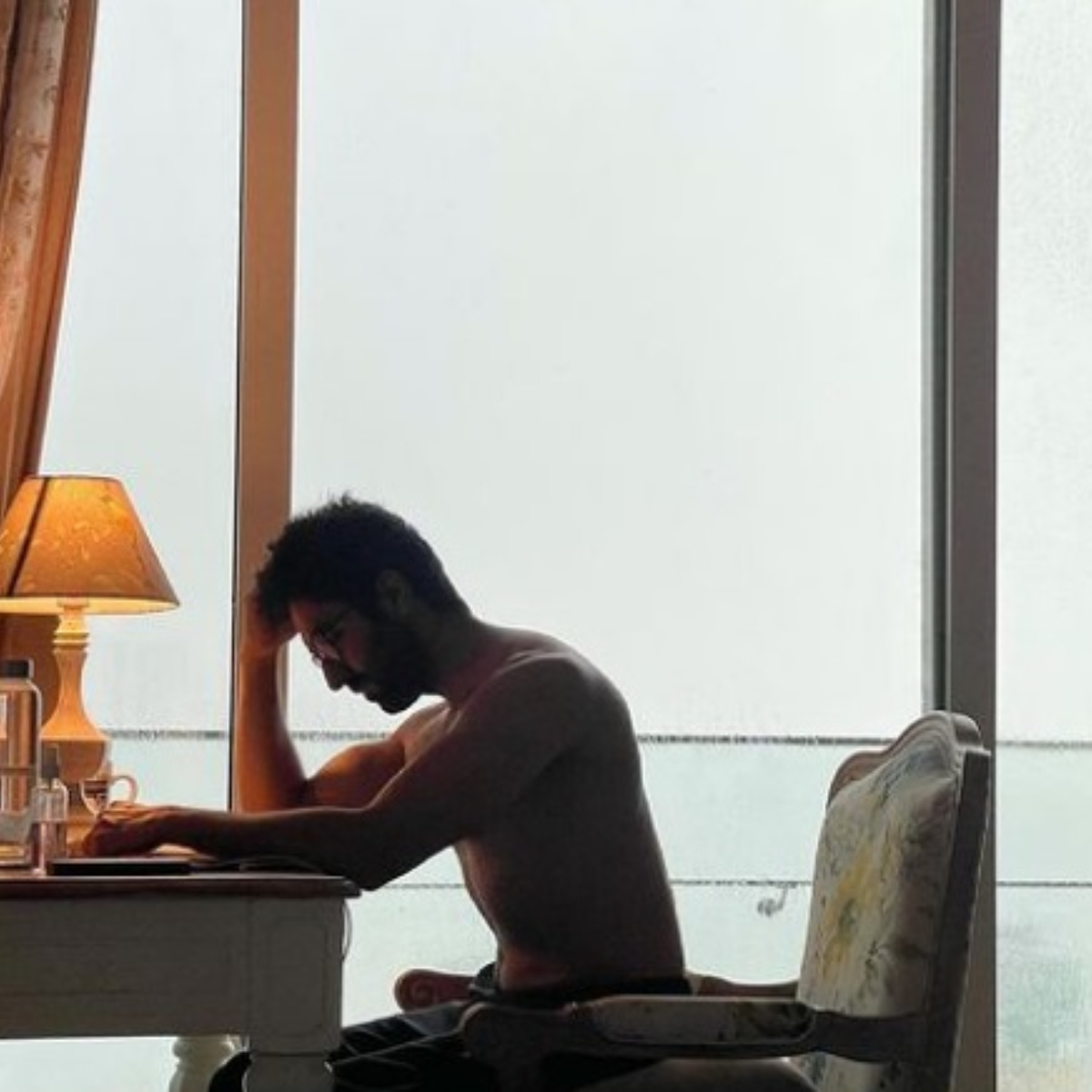 Tahira Kashyap shares PHOTO of ‘hot boy’ Ayushmann Khurrana & reveals the hilarious reason why he’s shirtless Tahira Kashyap shares PHOTO of ‘hot boy’ Ayushmann Khurrana & reveals the hilarious reason why he’s shirtless