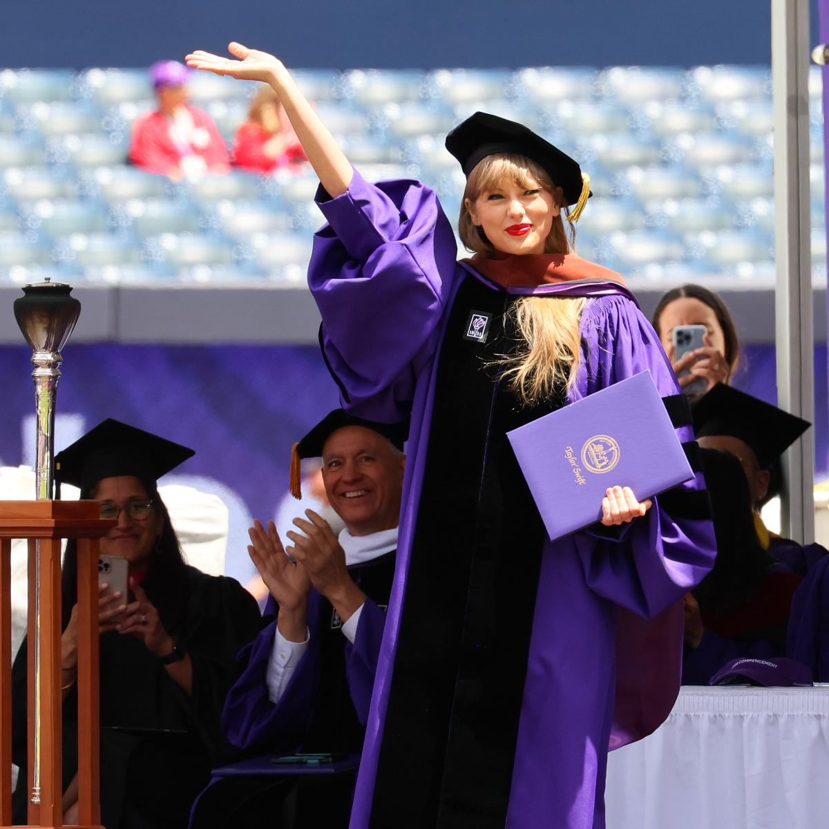 Purple Doctor Graduation Gown Set with Cap UK Style - China Master Graduation  Gown and Graduation Gown price | Made-in-China.com