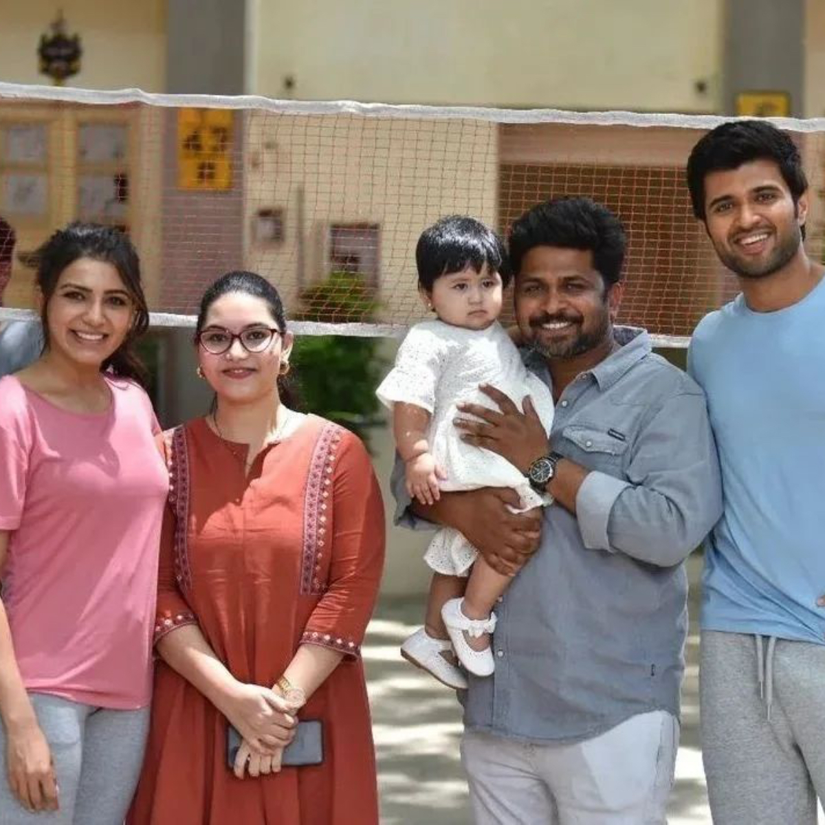 PHOTOS: Vijay Deverakonda and Samantha pose with Shiva Nirvana's ...