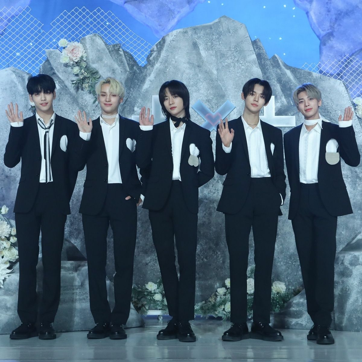 Future goals, legacy, working with BTS’ RM, participating in The Chaos Chapter: FREEZE & more: TXT SHOWCASE
