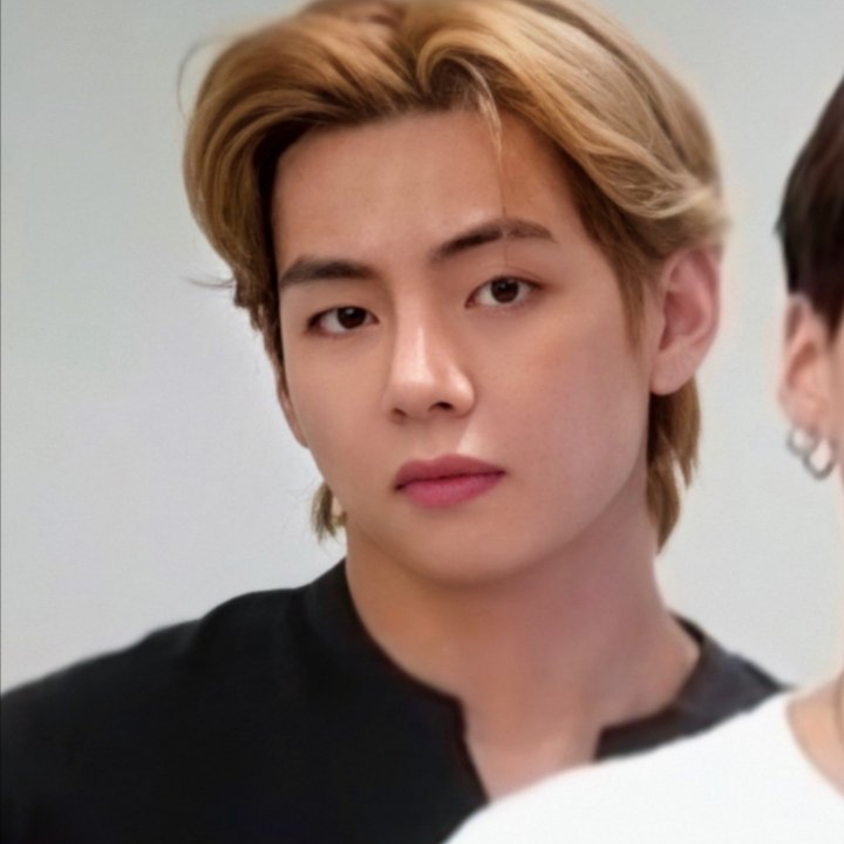 BTS V Reminds ARMY of Leonardo DiCaprio After His Classic Cameo In Peakboy  Gyopo Hairstyle Music Video