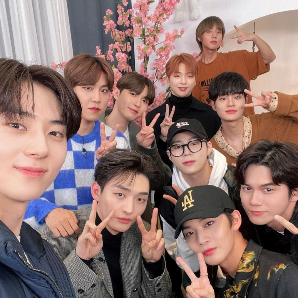 Wanna One members posing for a selfie : courtesy of Kim Jaehwan's Instagram Wanna One