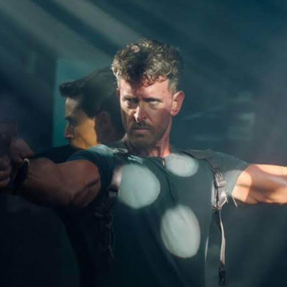 War Box Office Collection Day 7: Hrithik Roshan, Tiger Shroff starrer crosses 200 Crore & sets new record War Movie Box Office Collection Day 7: Hrithik Roshan, Tiger Shroff starrer crosses 200 Crore & sets new record