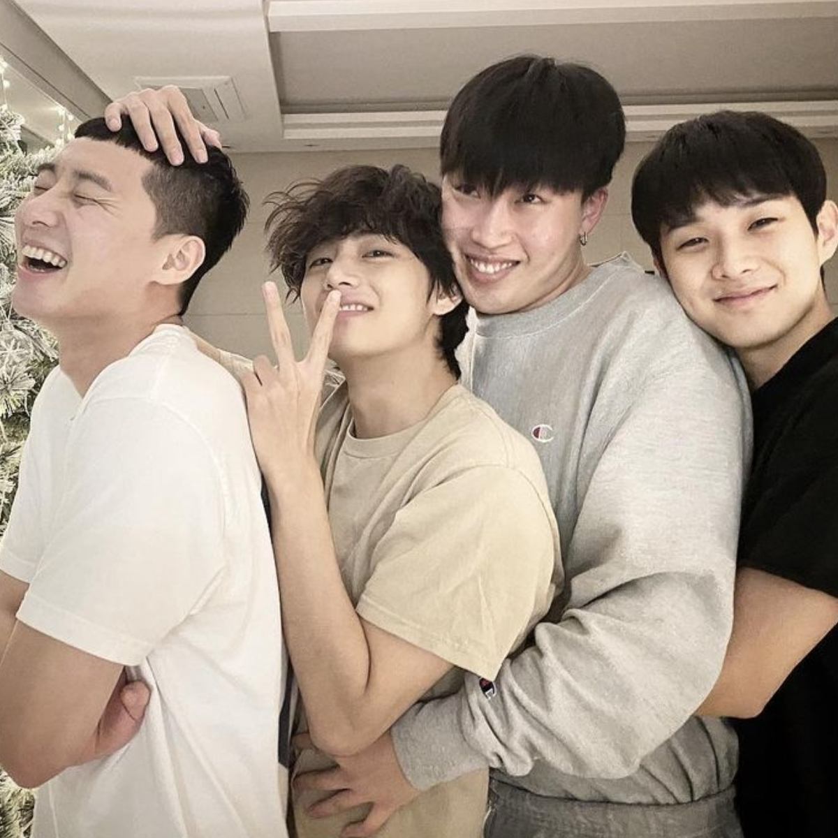 Throwback: When Park Seo Joon Revealed That Bts' Taehyung Is Trying To Be  'Manly' These Days | Pinkvilla: Korean