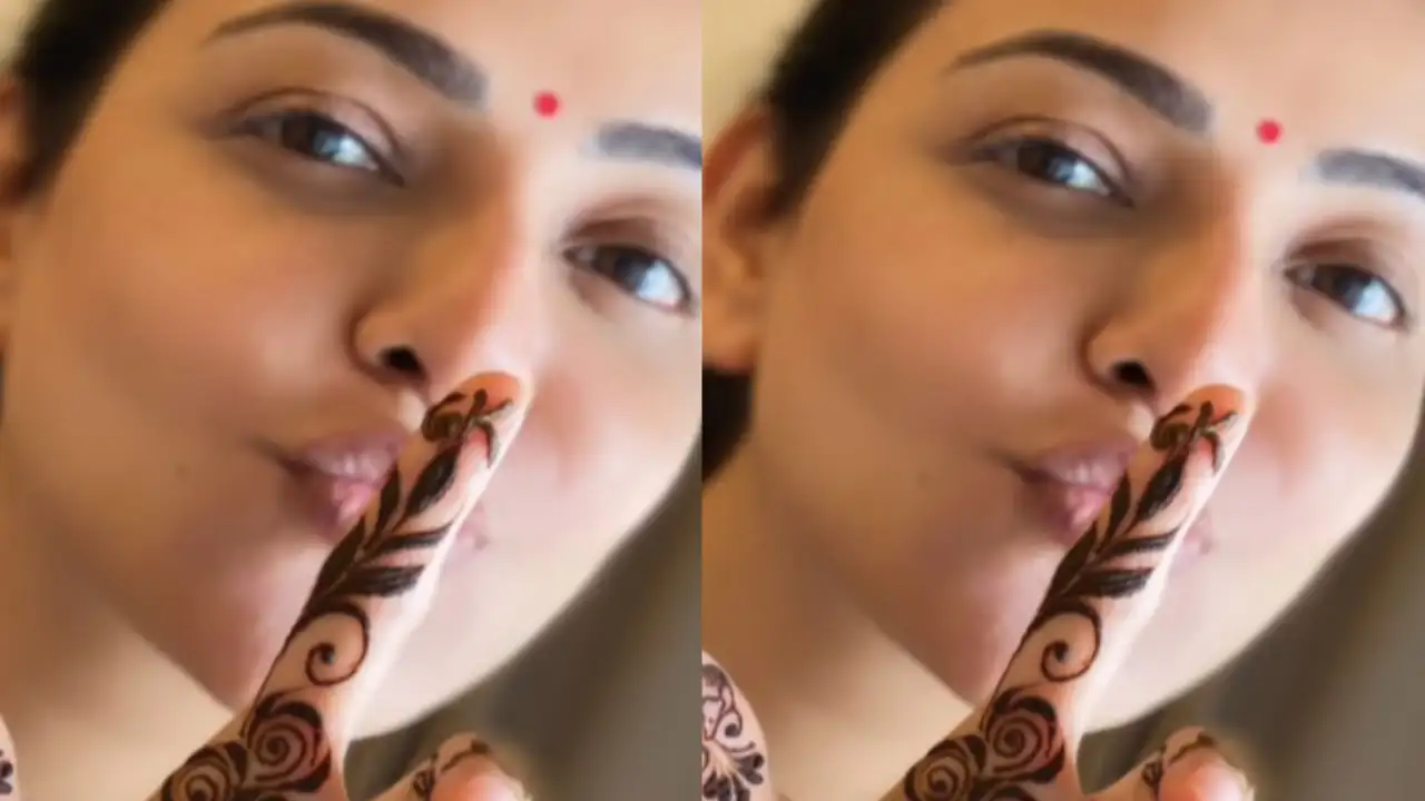 Kajal Aggarwal flaunts her mehendi Photo Courtesy: (Kajal Aggarwal Instagram)