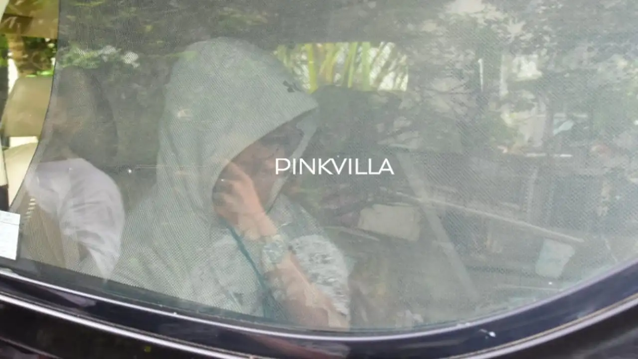 Was Aamir Khan hiding his face today at the Mumbai airport? Find out Was Aamir Khan hiding his face today at the Mumbai airport? Find out