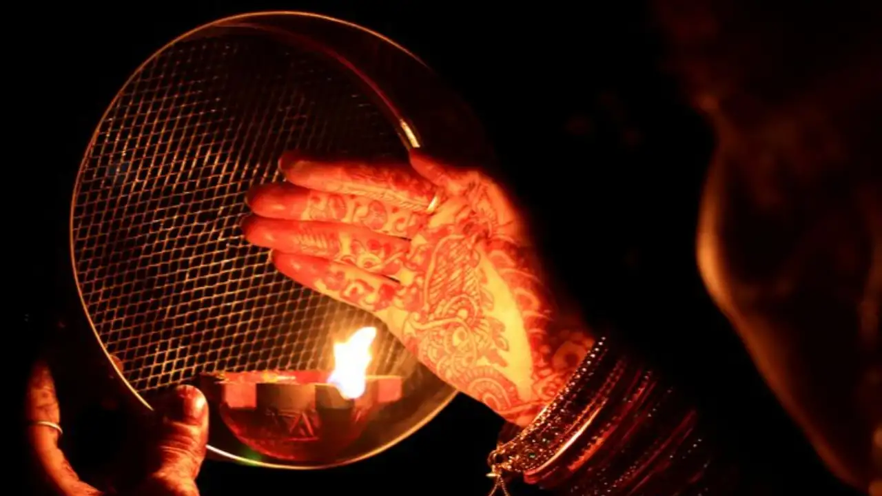 Karwa Chauth 2022: Top wishes and messages for husband and wife ...