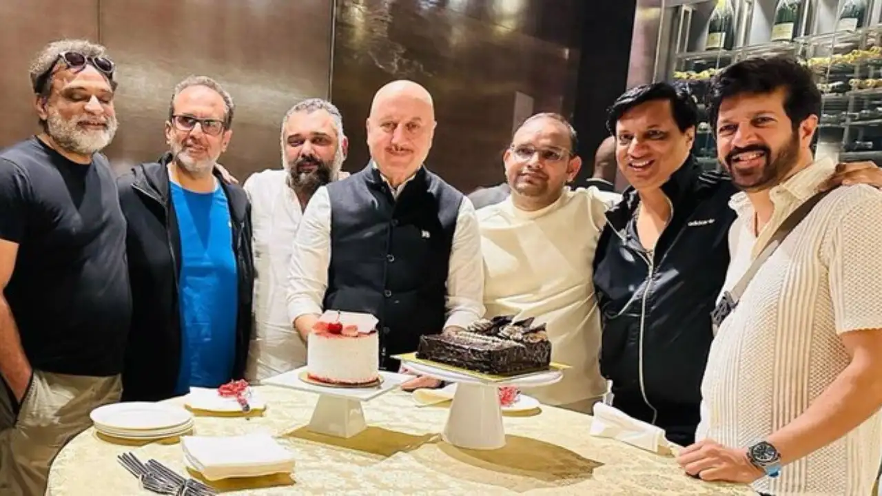 Anupam Kher celebrates successful 2022 with Luv Ranjan, Kabir Khan and more. (Image from Anupam Kher's Instagram handle)
