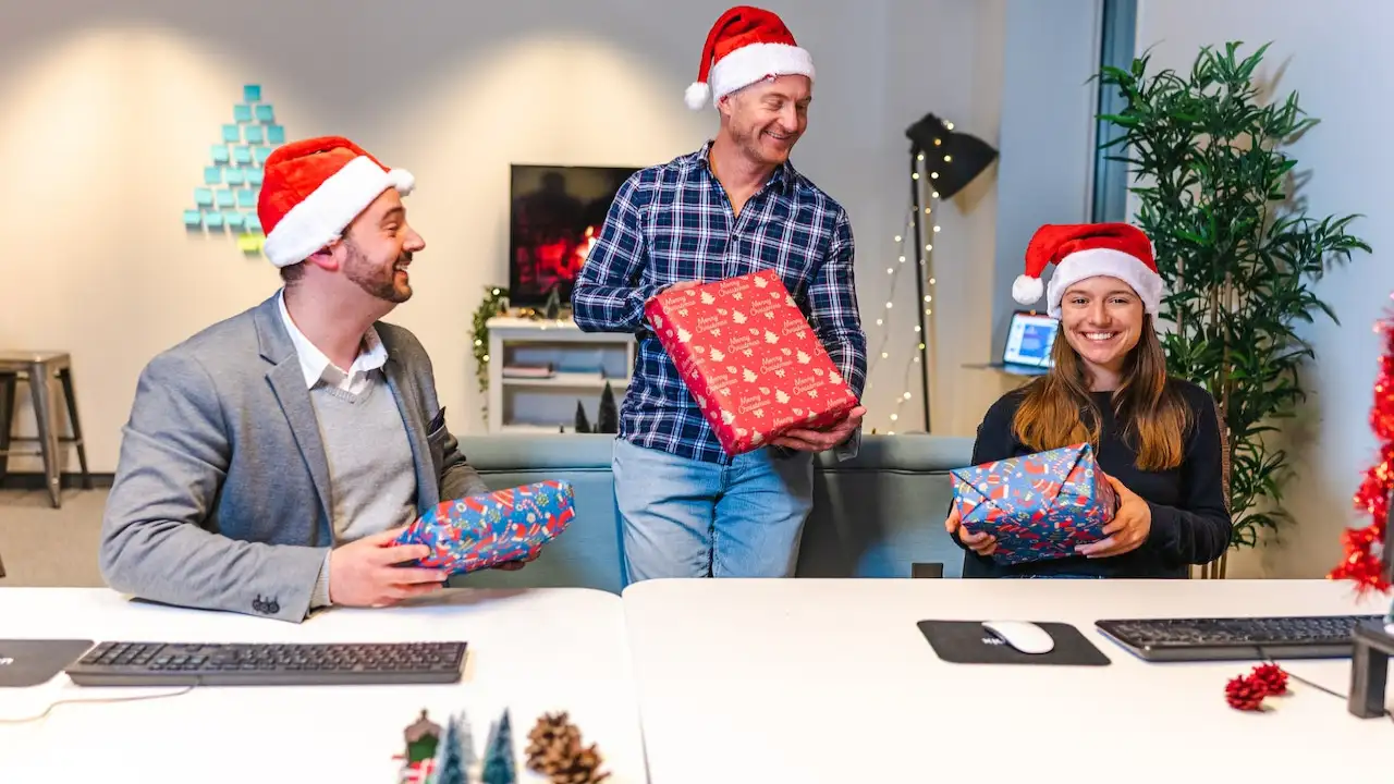Best Christmas Gift Ideas for Coworkers to Make 'em Feel Special