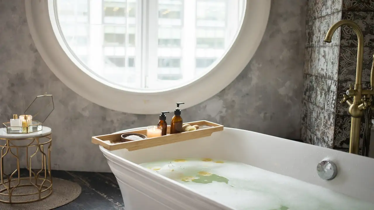 7 Bathing Sets from Black Friday Deals for A Luxurious Experience