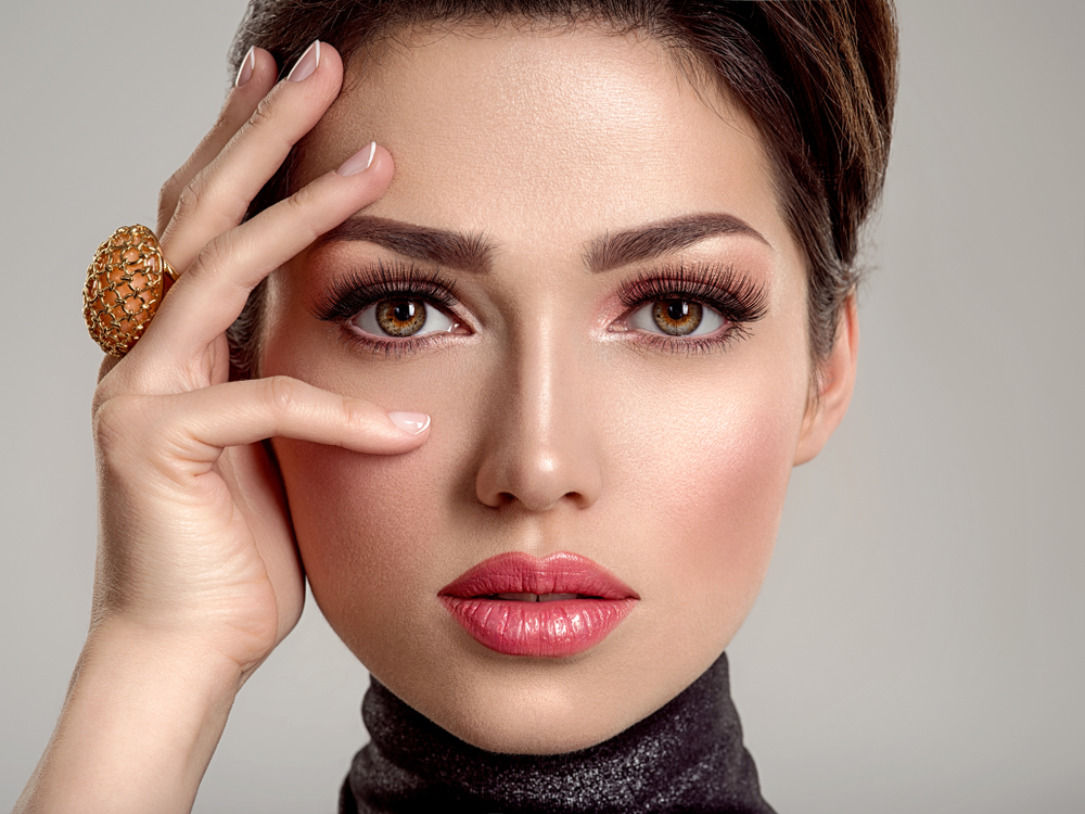 25 Best Makeup Tips For Brown Eyes To