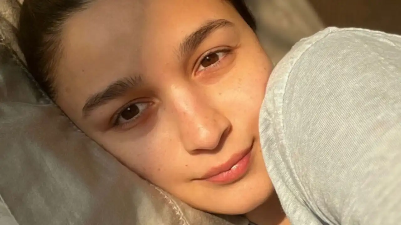 Alia Bhatt returns with another 'sunshine selfie'; Don't miss her post-pregnancy glow