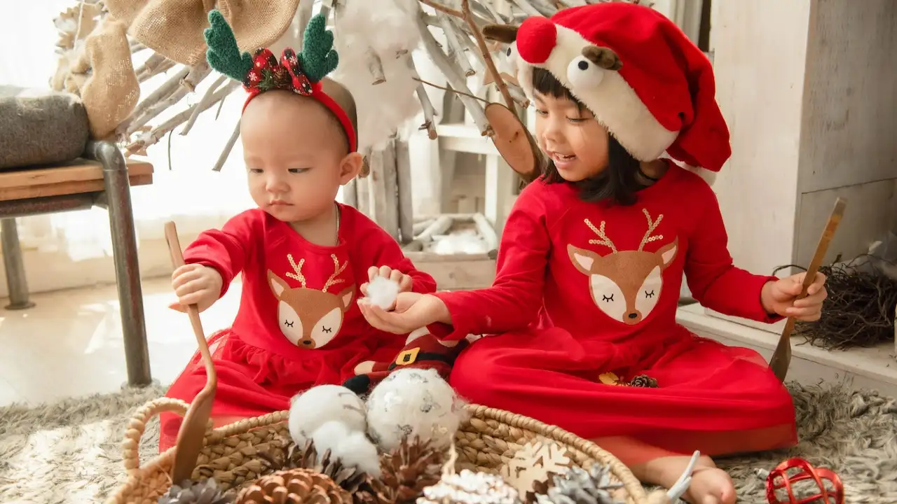 Siblings in a Adorable Christmas Twinning Family Sets to Rock The Holidays!