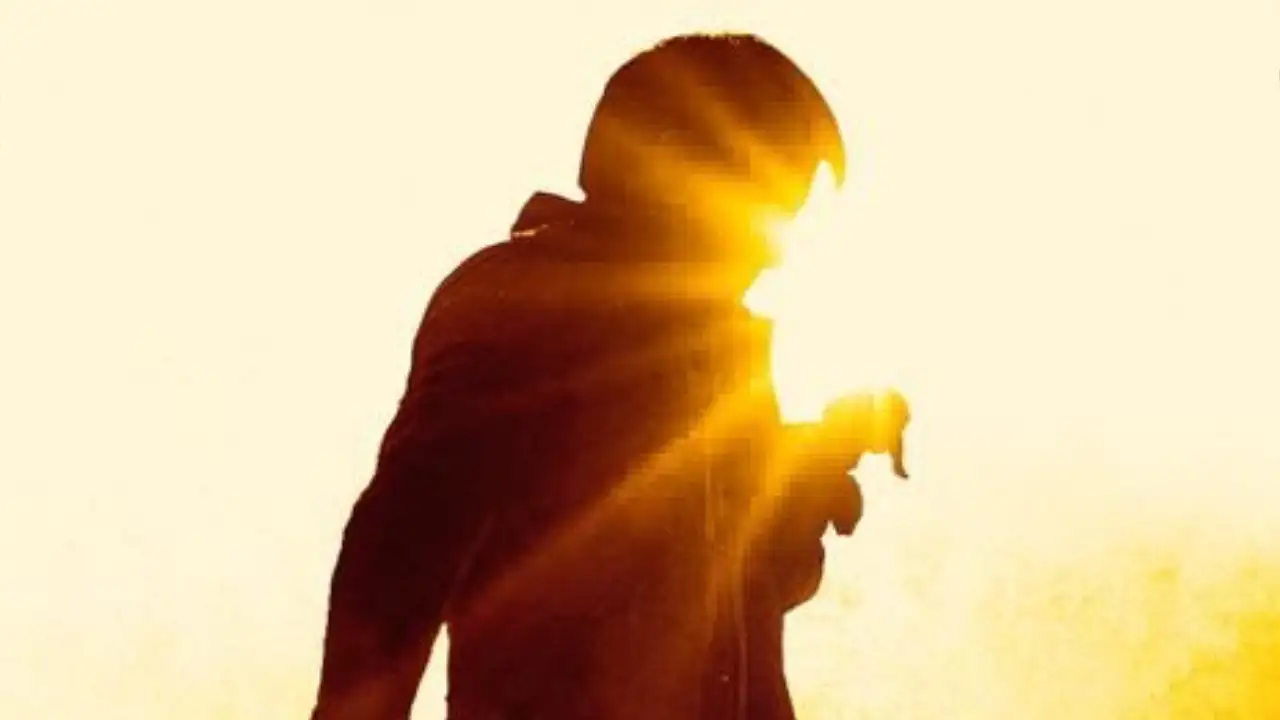 Ravi Teja's Teaser poster from Chiranjeevi starrer Waltair Veerayya Photo Courtesy: (Twitter)