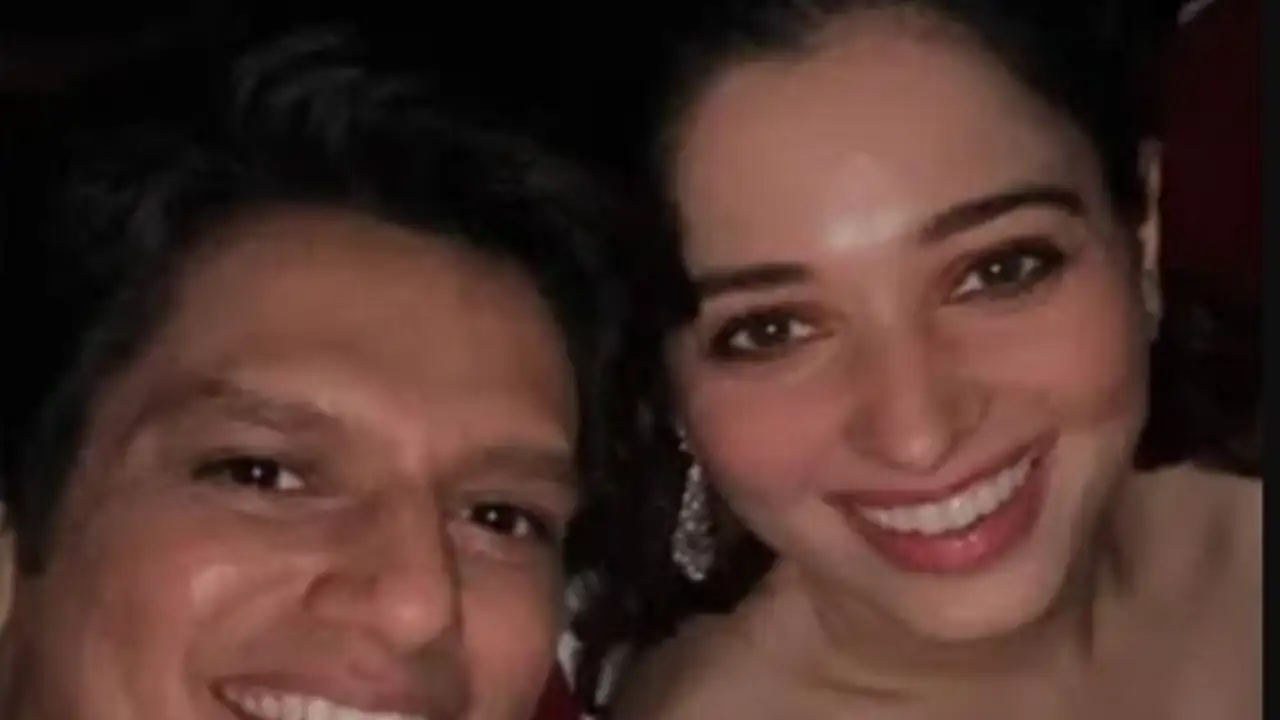 Tamanna Xxx Sexy Video - Rumoured lovebirds Tamannaah Bhatia and Vijay Varma allegedly spotted  kissing in Goa; Video goes viral | PINKVILLA