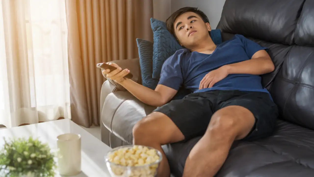Cancer to Leo: 4 Zodiac Signs Who Would Do Anything to Avoid Doing Household Chores