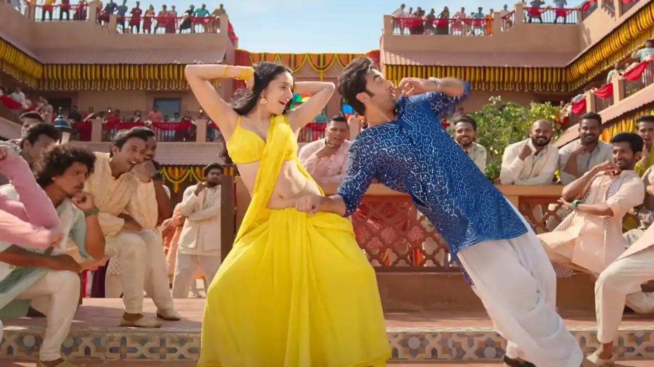TJMM EXCLUSIVE: Ranbir Kapoor-Shraddha Kapoor's song Show Me The Thumka features 1200 dancers on set