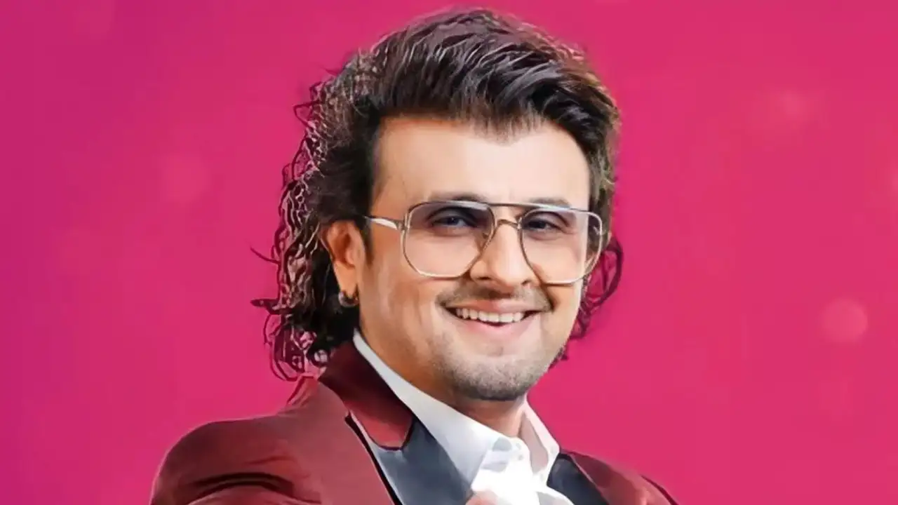 Sonu Nigam shares videos from his Chembur show and reacts to the attack: It was a close shave for me