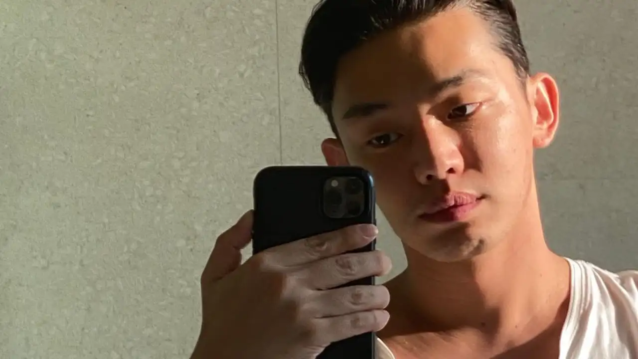 Yoo Ah In; Picture Courtesy: Instagram @hongsick Yoo Ah In; Picture Courtesy: Instagram @hongsick