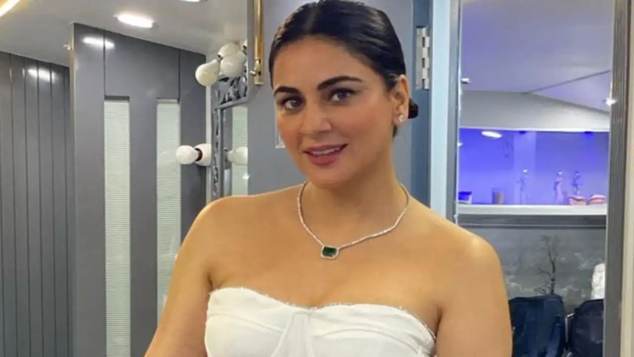 Shraddha Arya wraps up her Maldives trip on a high note; Watch VIDEO
