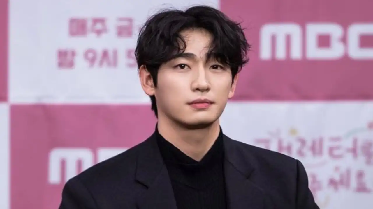 Yoon Bak: courtesy of H& Entertainment