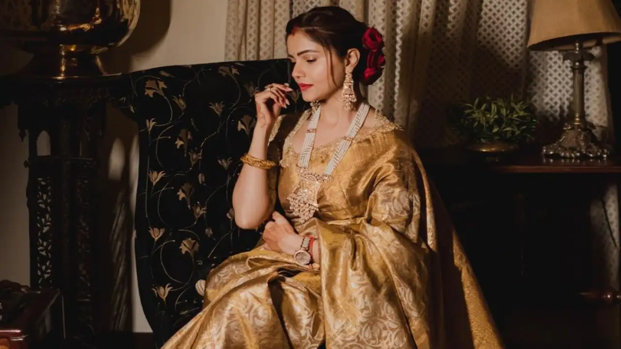 We're Spellbound By Natasha Poonawalla's Literal 'Gilded' Gold Sabyasachi  Saree Look At The Met Gala 2022