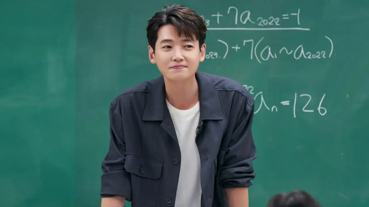 EXCLUSIVE: Crash Course in Romance’s Jung Kyung Ho on if it was tough to teach Math, advice to high schoolers