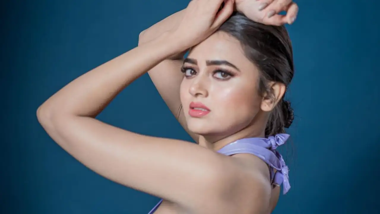 Tejasswi Prakash teases fans and strikes captivating poses in a stylish lilac co-ord, says 'Take a dose of me' (Pic Credit: That Nikhil) Tejasswi Prakash teases fans and strikes captivating poses in a stylish lilac co-ord, says 'Take a dose of me'
