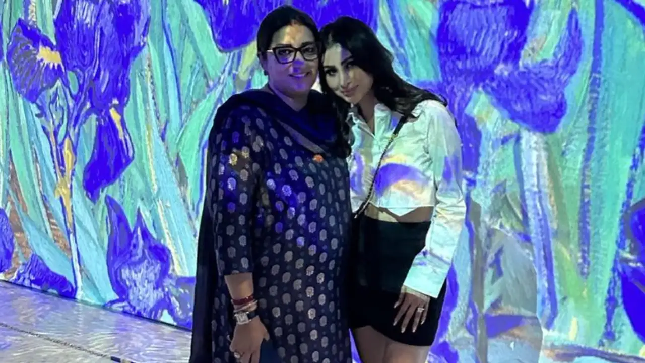 Mouni Roy pens a heartfelt birthday wish for Smriti Irani, says 'You're an inspiration to us all' Mouni Roy pens a heartfelt birthday wish for Smriti Irani, says 'You're an inspiration to us all'